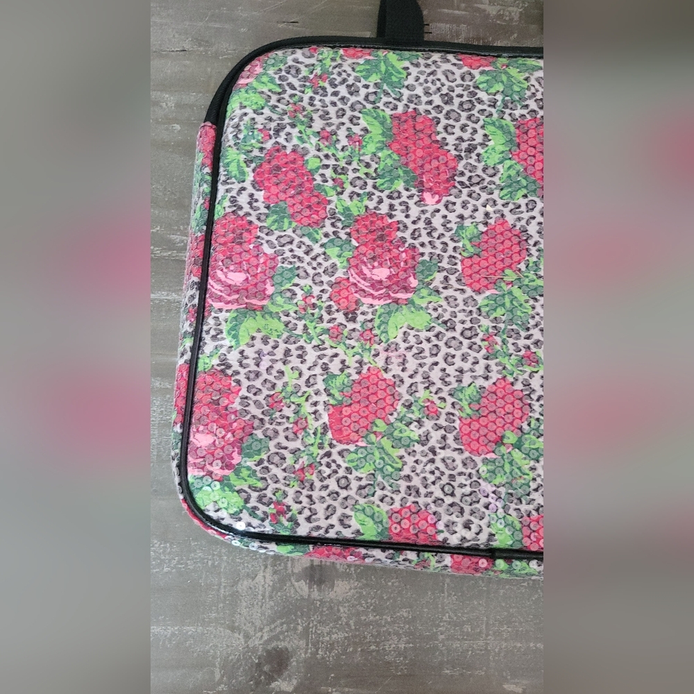 Betsey Johnson Roses & Cheetah Laptop Computer Case - Picture 6 of 16
